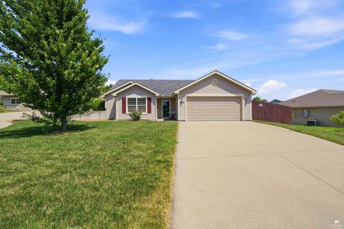 2414 Fox Sparrow Ct, Junction City, KS, 66441-2688 | Card Image
