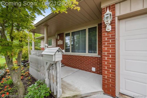 13264 Geoffry Drive, Warren, MI, 48088 | Card Image