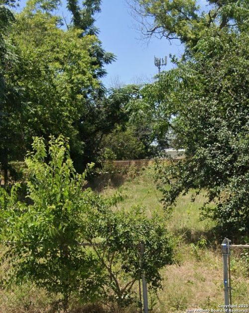 1418 Montana St, San Antonio, TX, 78203-1924 | Card Image