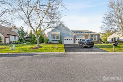 29-B Hillsborough Dr, Monroe, NJ, 08831-4886 | Card Image