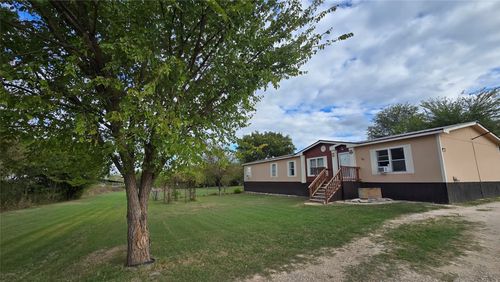 119 Enchanted Lakes Dr, Azle, TX, 76020-1673 | Card Image