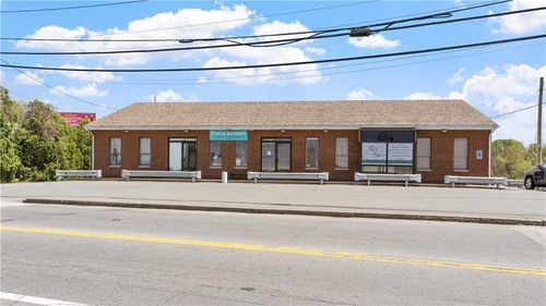 10 Budlong Rd, Cranston, RI, 02920-6631 | Card Image