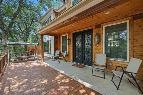 1520 Oakhurst Scenic Dr, Fort Worth, TX, 76111-1401 | Card Image