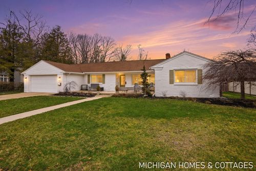 141 E 26th St, Holland, MI, 49423-5103 | Card Image