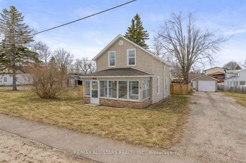 33 John St, Fenelon Falls, ON, K0M1N0 | Card Image