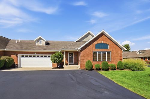 2-1096 Damon Dr, Washington Court House, OH, 43160-2474 | Card Image