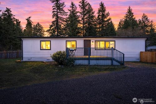 16503 Village Drive Se, Rainier, WA, 98576 | Card Image
