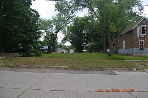 419 Packard St, Benton Harbor, MI, 49022-4238 | Card Image