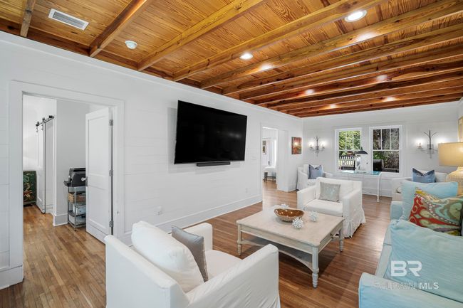 Living Room | Image 18