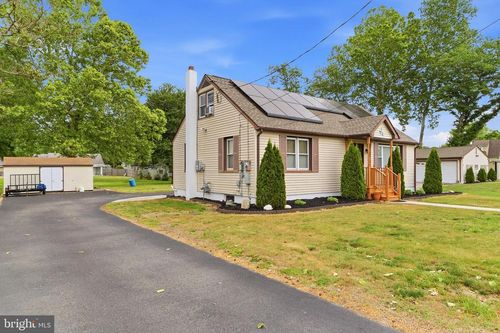 99 Grove St, CARNEYS POINT, NJ, 08069-3103 | Card Image