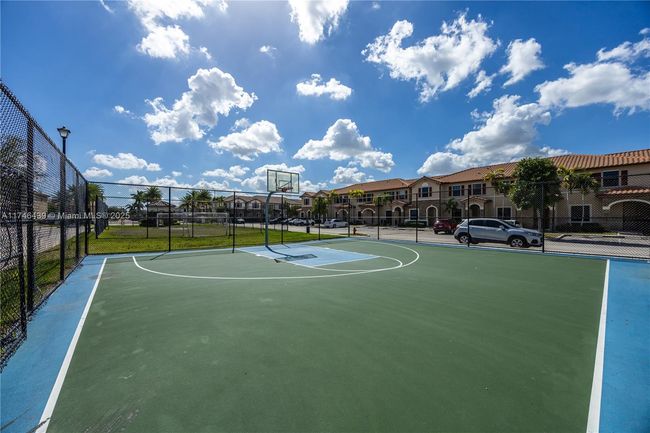 3346 W 96 Th Pl, House other with 3 bedrooms, 3 bathrooms and null parking in Hialeah FL | Image 48