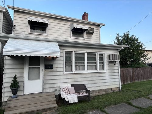 22 N Grant St, Scottdale, PA, 15683-1637 | Card Image