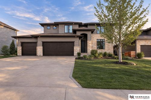 7322 N 168th Ave, Bennington, NE, 68007-2700 | Card Image