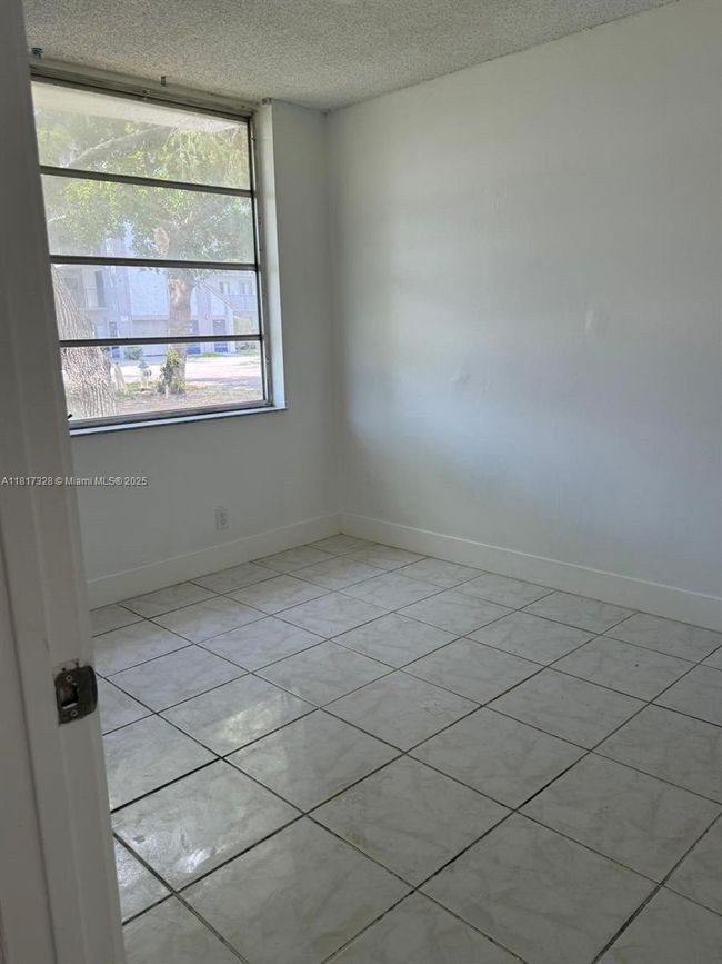 APT-108 - 8700 N Sherman Cir, Condo with 2 bedrooms, 2 bathrooms and null parking in Miramar FL | Image 9