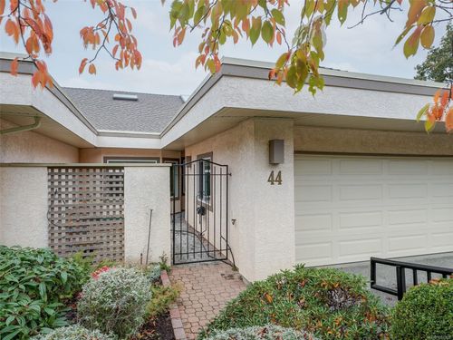 44-4318 Emily Carr Dr, Saanich, BC, V8X5E7 | Card Image