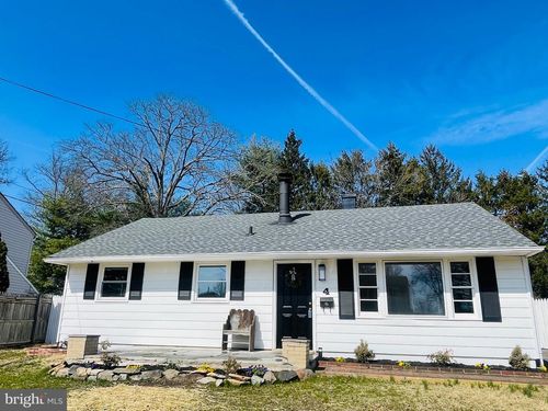 4 N Walnut Cir, WEST BERLIN, NJ, 08091-3706 | Card Image