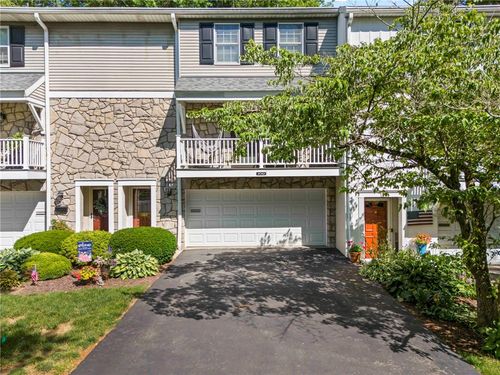 109 Roscommon Pl, Canonsburg, PA, 15317-2445 | Card Image