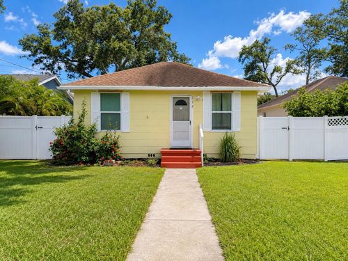 217 50th Ter N, ST PETERSBURG, FL, 33703-3931 | Card Image