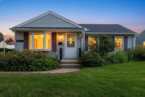 1926 Hillview Drive, GREEN BAY, WI, 54202 | Card Image