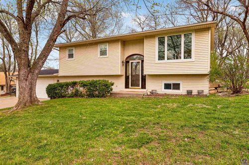 712 Colorado Ave, Holton, KS, 66436-1327 | Card Image