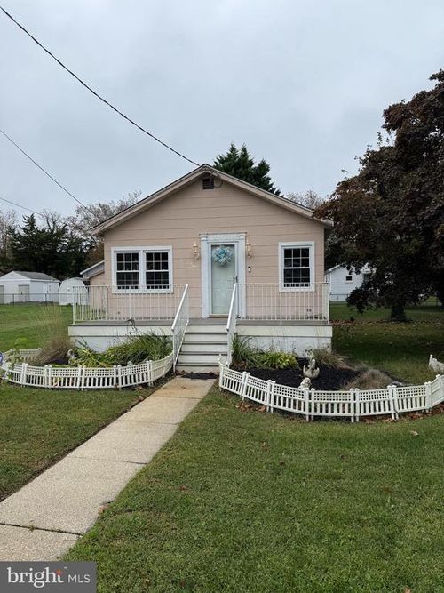 121 Bucknell Ave, Villas, NJ, 08251-3610 | Card Image