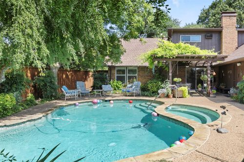 813 Pleasant Valley Ln, Richardson, TX, 75080-1548 | Card Image