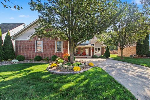 19919 Dovetail Dr, Brownstown Twp, MI, 48183-1117 | Card Image