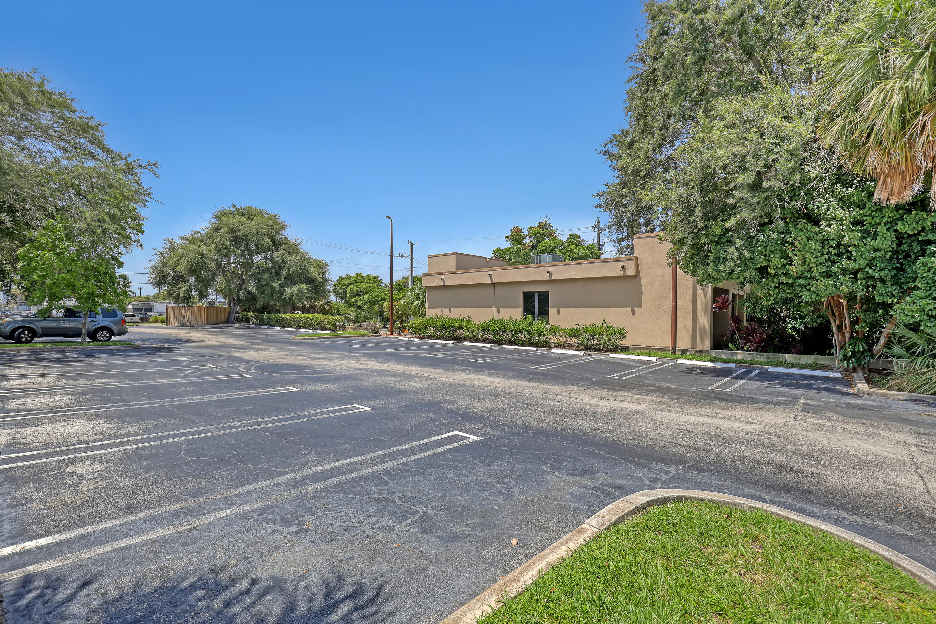 Commercial Sale in West Palm Beach 2