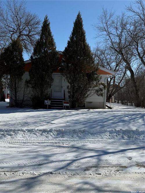 115 1st Street W, Carnduff, SK, S0C0S0 | Card Image