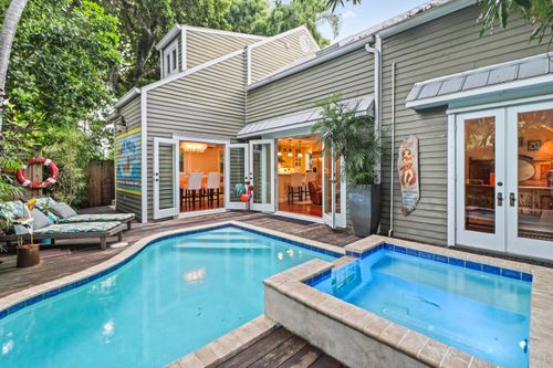 1017 Angela St, Key West, FL, 33040-7168 | Card Image