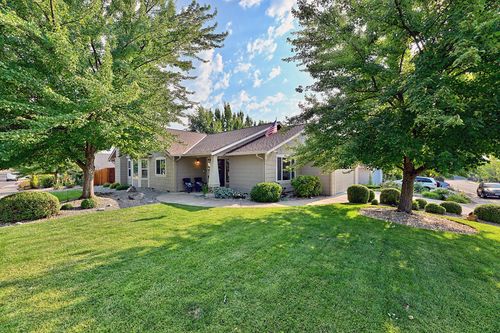 96 Mountain View Dr, Phoenix, OR, 97535-9451 | Card Image