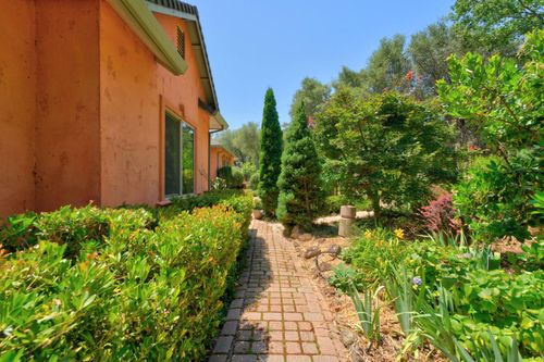21987 Moss Rock Court, Grass Valley, CA, 95949 | Card Image