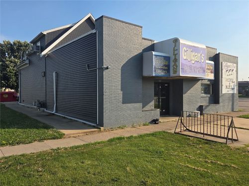 912 1st Ave Nw, Cedar Rapids, IA, 52405-4858 | Card Image