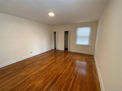 apt-1l-1 S Broadway, White Plains, NY, 10601-3500 | Card Image
