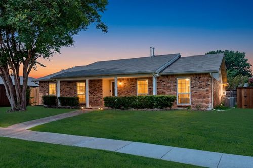 6005 Blair Oaks Dr, The Colony, TX, 75056-2023 | Card Image