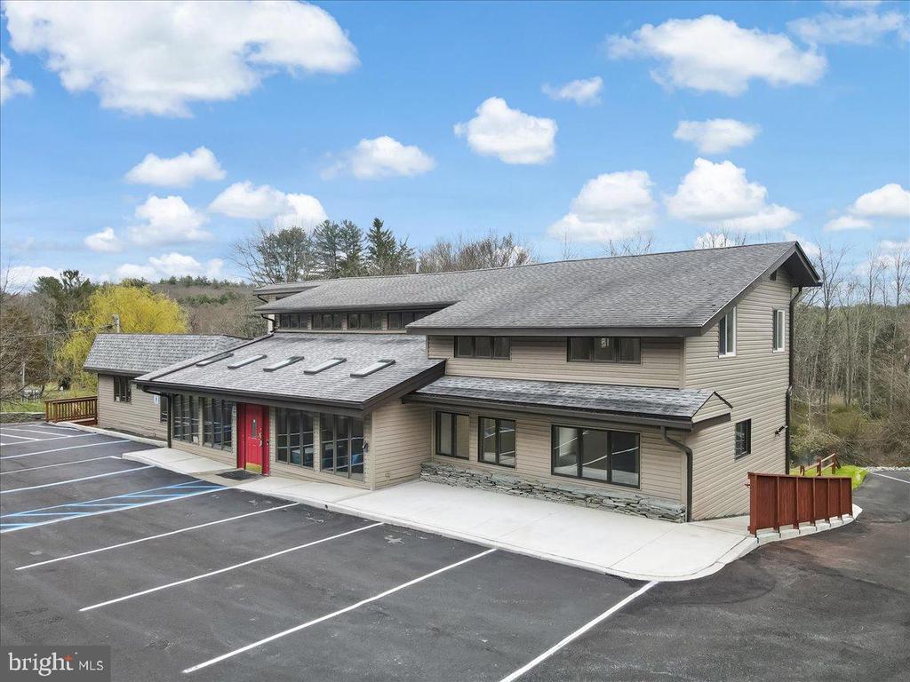 Commercial Sale in DINGMANS FERRY 4