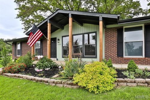 1121 King Carey Dr, Saint Louis, MO, 63146-5025 | Card Image