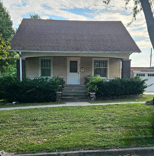 505 N Walnut St, Creston, IA, 50801-2449 | Card Image