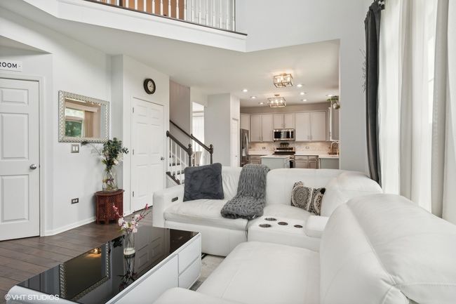 541 Regal Ln, House other with 4 bedrooms, 3 bathrooms and 2 parking in Bolingbrook IL | Image 8