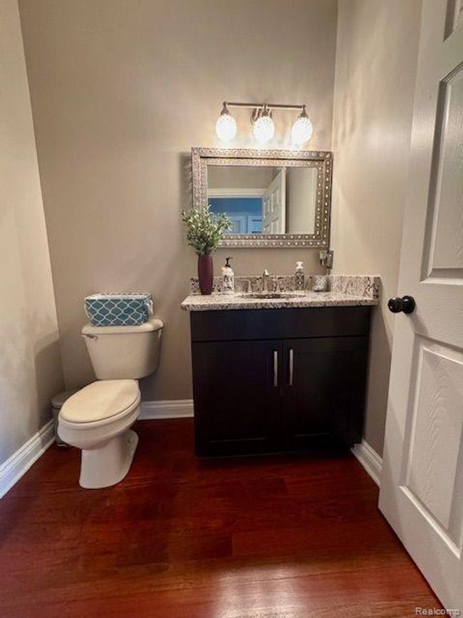 First floor half bath | Image 19