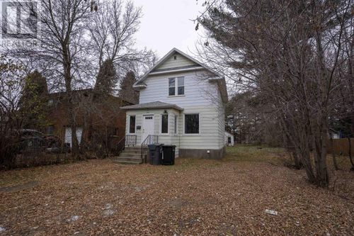 447 Vickers St N, Thunder Bay, ON, P7C4B4 | Card Image