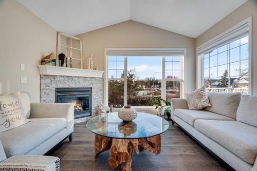 701 Cimarron Close, Okotoks, AB, T1S1X3 | Card Image