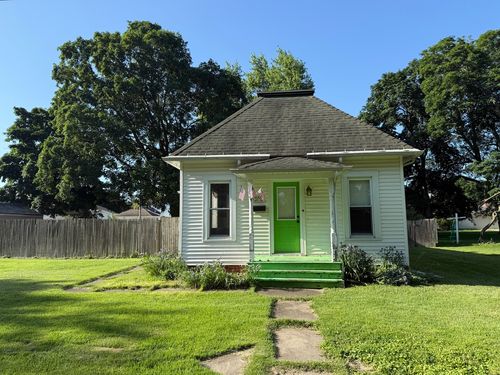 325 E Waupansie St, Dwight, IL, 60420-1101 | Card Image