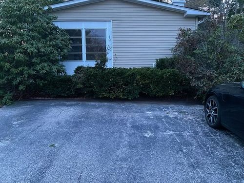 10 Sherwood Valley Ln, Coventry, RI, 02816-6907 | Card Image