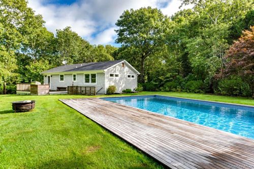 66 Crystal Dr, East Hampton, NY, 11937-2031 | Card Image