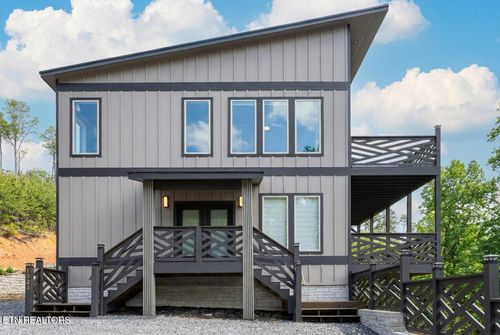 1924 Walker Trl, Sevierville, TN, 37876-8823 | Card Image