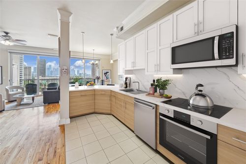 unit-1004-3333 Allen Pkwy, Houston, TX, 77019-1840 | Card Image