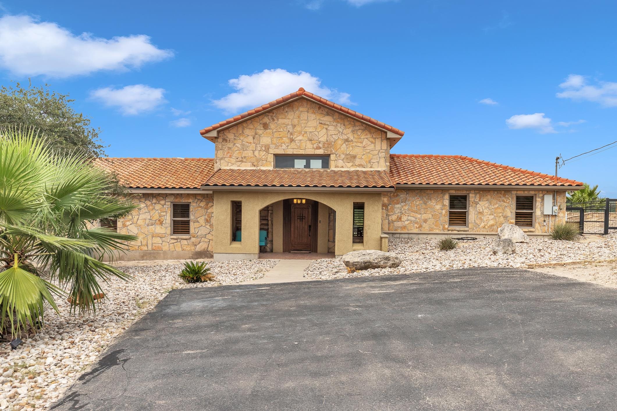 Residential in Del Rio 3