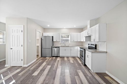 b-9118 Sandra St, Houston, TX, 77016-5347 | Card Image