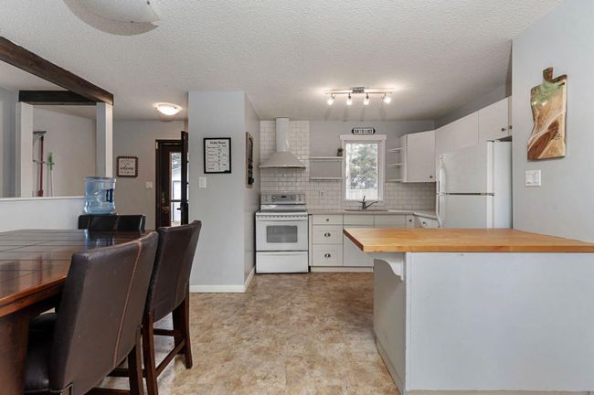 3106 48 Avenue, Home with 4 bedrooms, 2 bathrooms and 4 parking in Lloydminster SK | Image 5